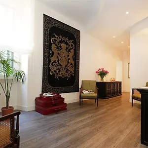 https://residenza-cavour-rome.it-romehotels.com